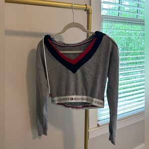 Cropped Tommy Hilfiger hoodie, size S